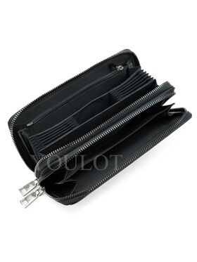 Клатч с двумя молниями и ремешком на кисть