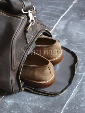 Сумка дорожная из натуральной кожи с отделением для обуви