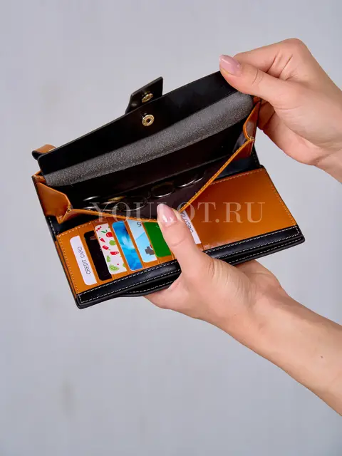 Вместительный кожаный кошелек для женщин с монетницей и молнией Briefcase 8236 хаки